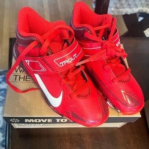 NEW Nike kids Trout 8 keystone Cleats